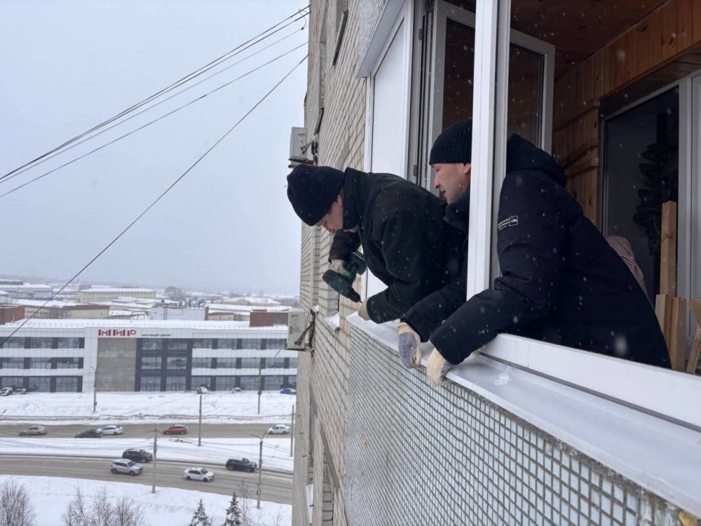    Рабочие завершили ремонт окон в повреждённом БПЛА доме в Чебоксарах