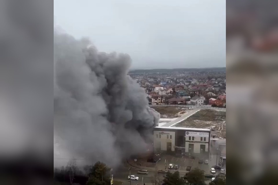    Пожар вызвал сильное задымление. Фото: стоп-кадр видео «Нетипичный Ставрополь»