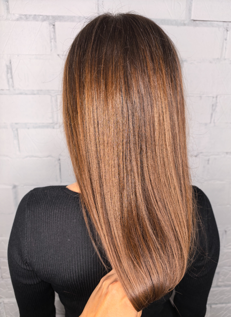 Здесь структура волос в отличном состоянии, после добавился блеск и гладкость.