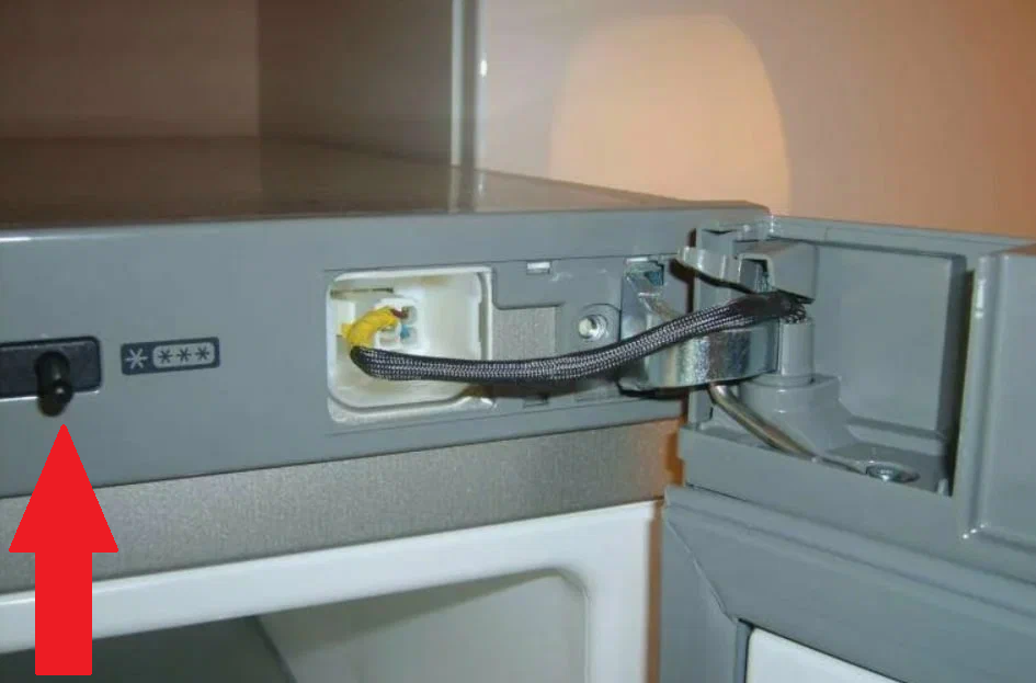 Датчик двери холодильника