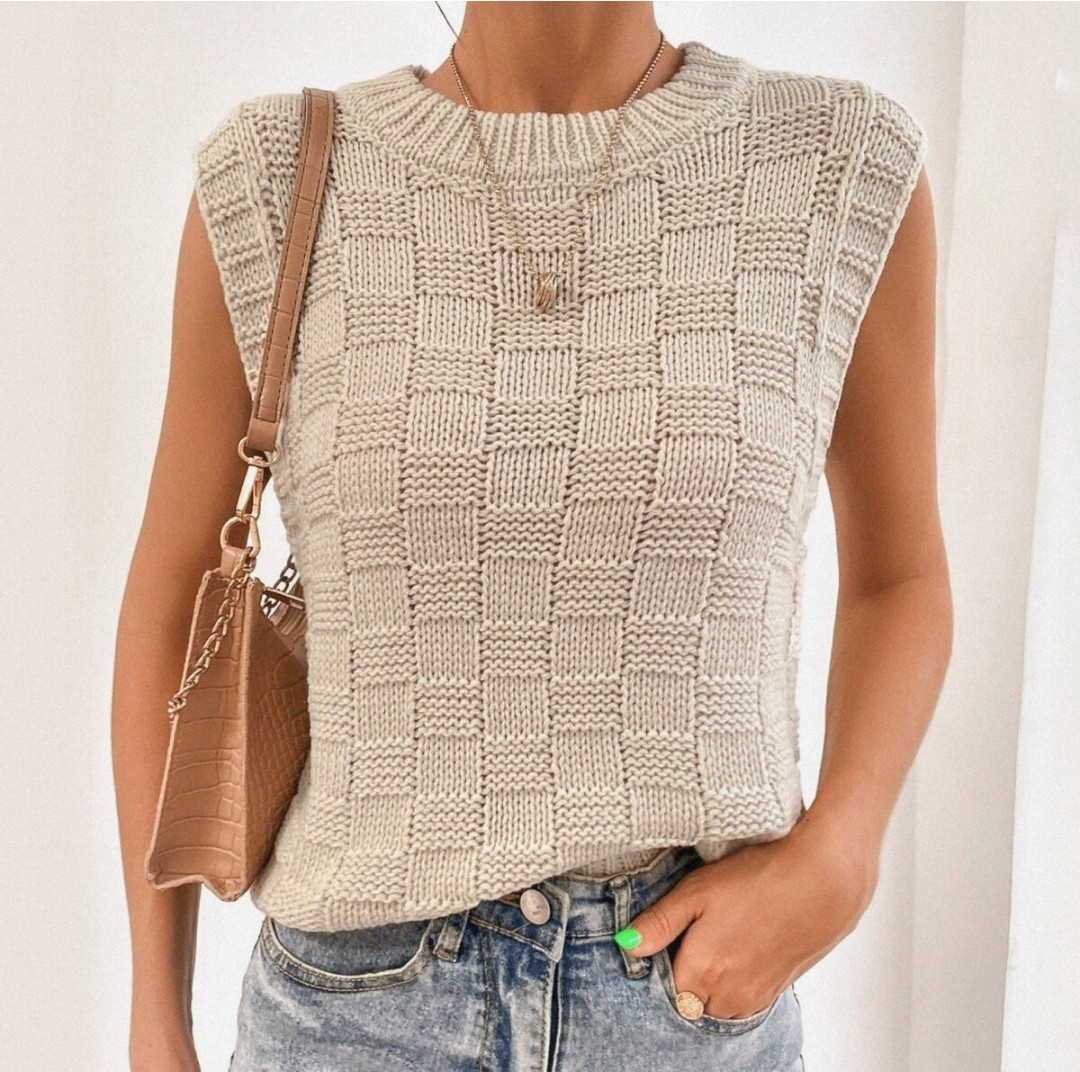 Модель похожа на эту, но вместо чередования петель в шахматном порядке, в моем варианте – резинка 5*5.