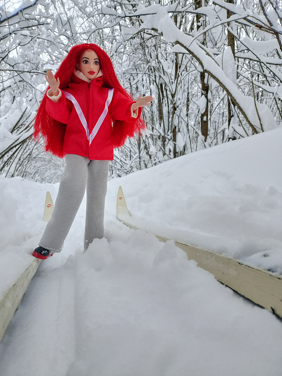 Люся на лыжне) 