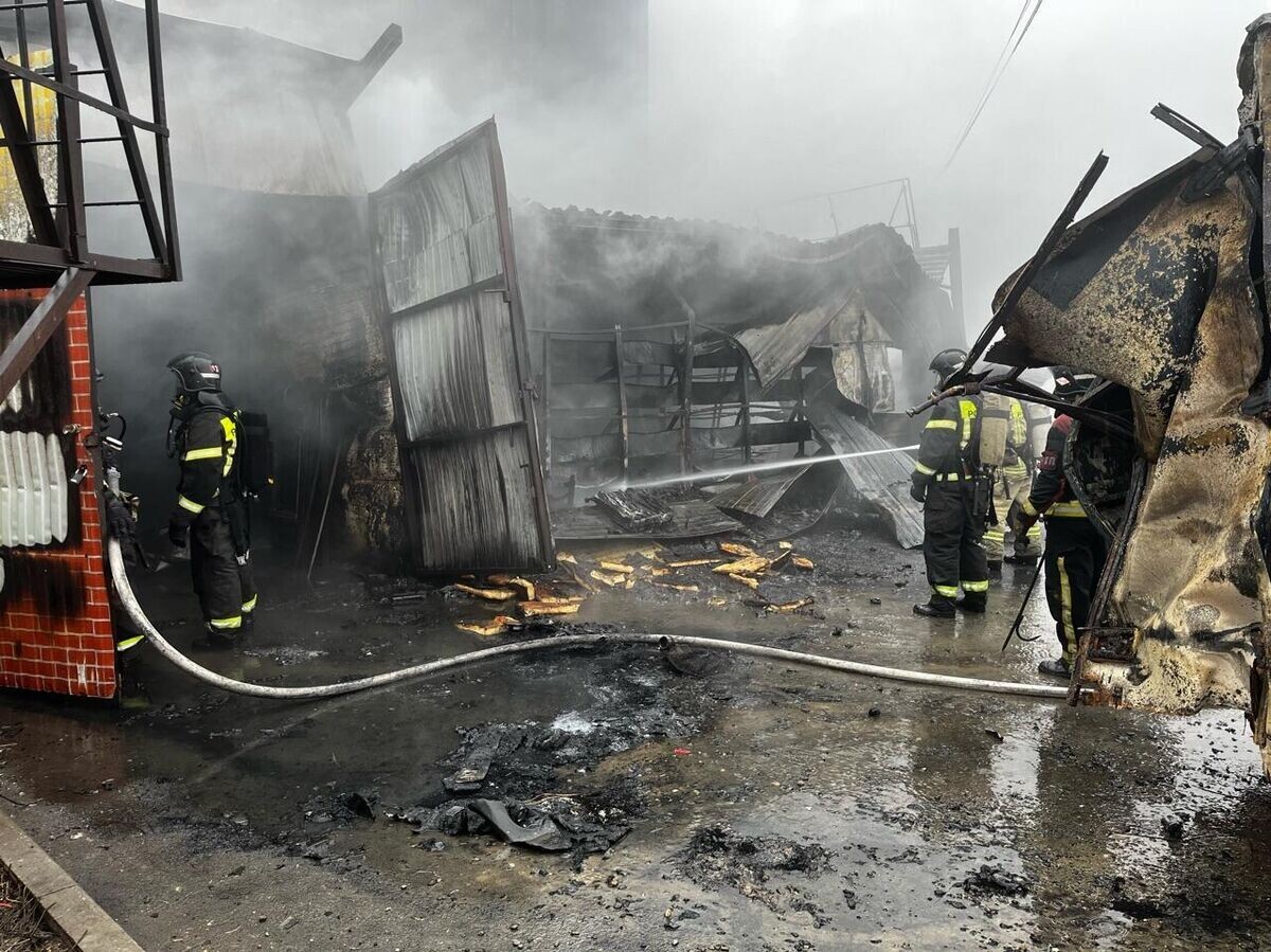    Ликвидация пожара в магазине в Ставрополе | © Фото : Главное управление МЧС России по Ставропольскому краю