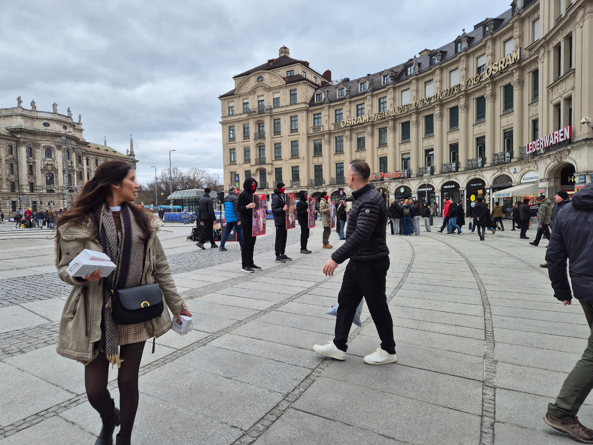 Веганы демонстрируют, Мюнхен,  Карлсплац