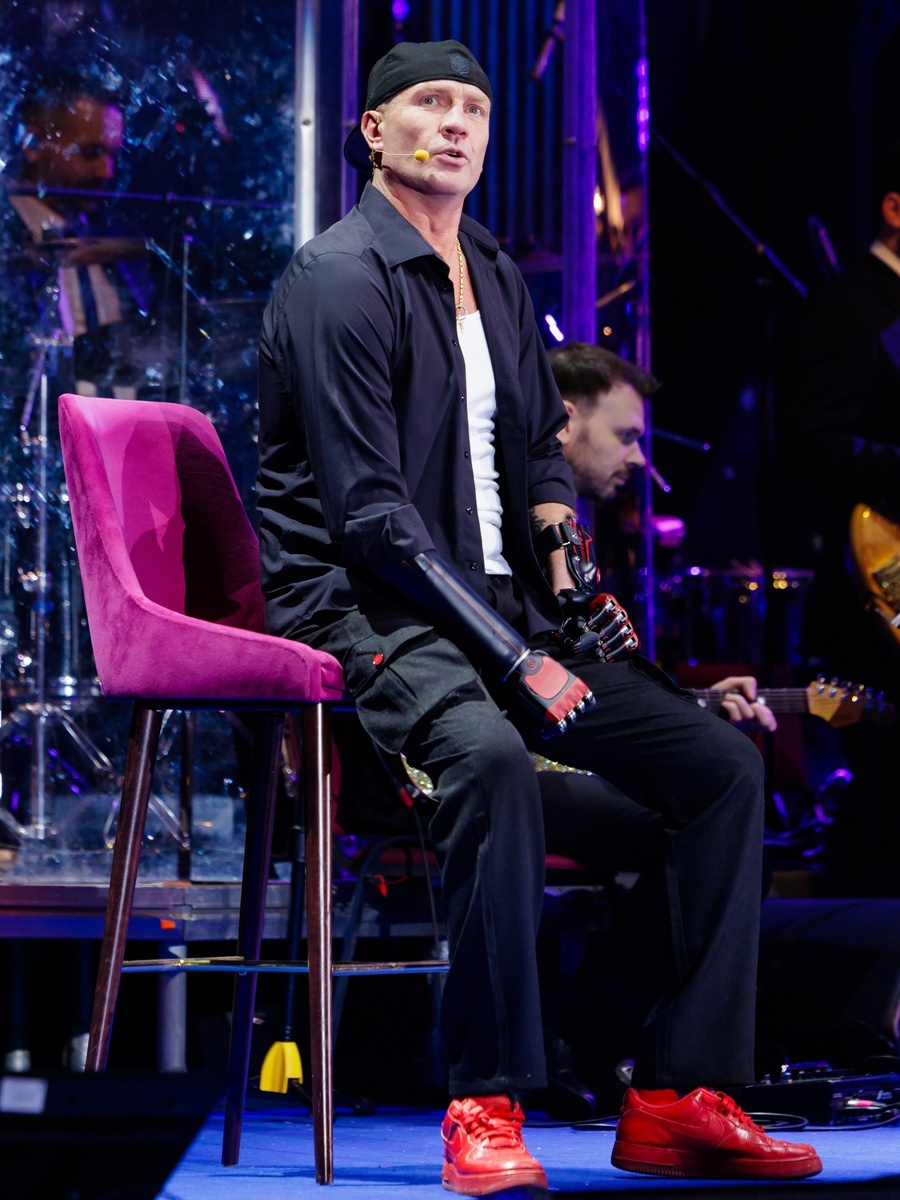    Роман Костомаров отмечает день рожденияСоцсети Романа Костомарова