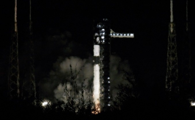     Фото: Adam Bernstein / Spaceflight Now