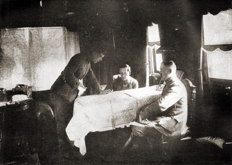 Петлюра (в центре) и генерал Осецкий (справа), 1919 год.