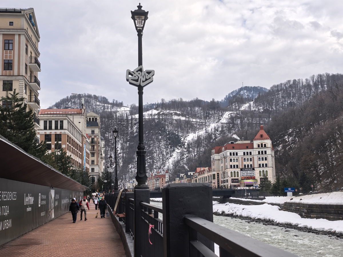 Набережная Мзымты недалеко от Розы Хутор