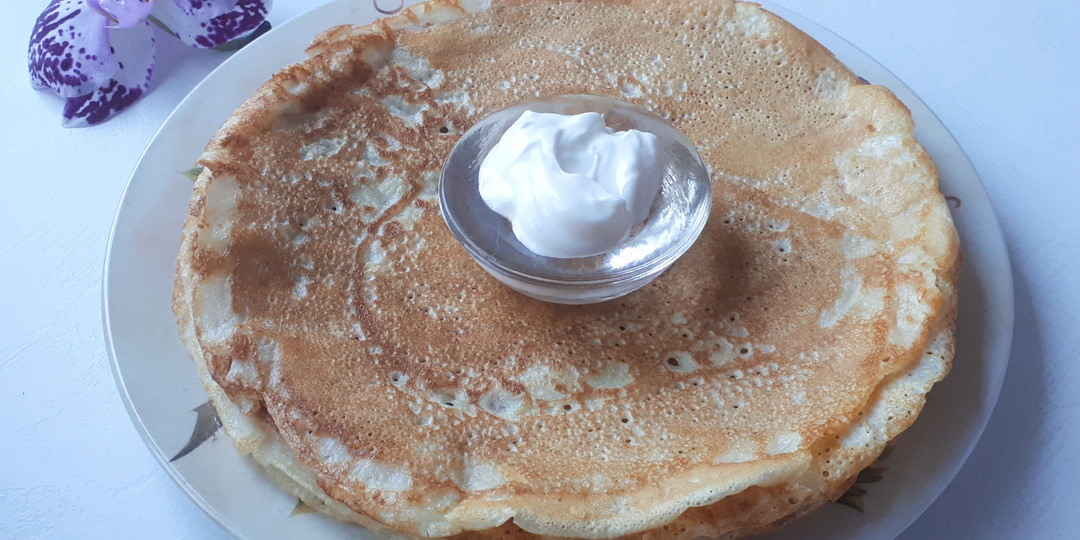 Очень вкусные блины на масленицу. Рецепт тонких блинов на кефире с кипятком.