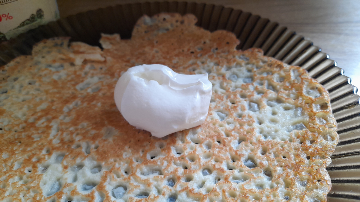 Блин со сметаной