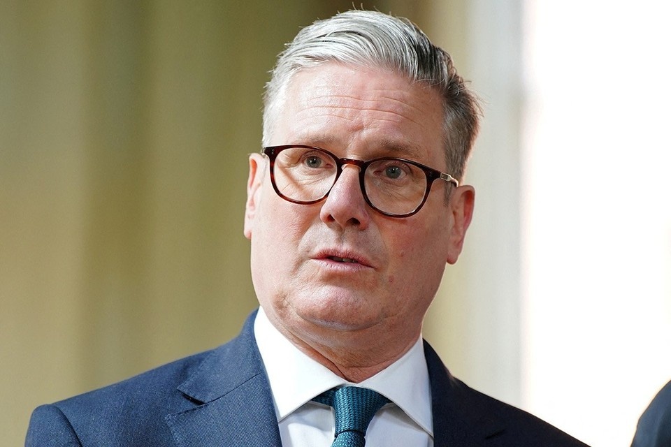    Глава аппарата Стармера подал в отставку из-за скандала вокруг Мандельсона REUTERS