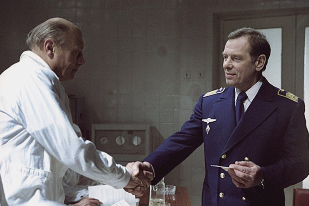 Кадр из фильма «Экипаж». Фото: «domkino.tv»