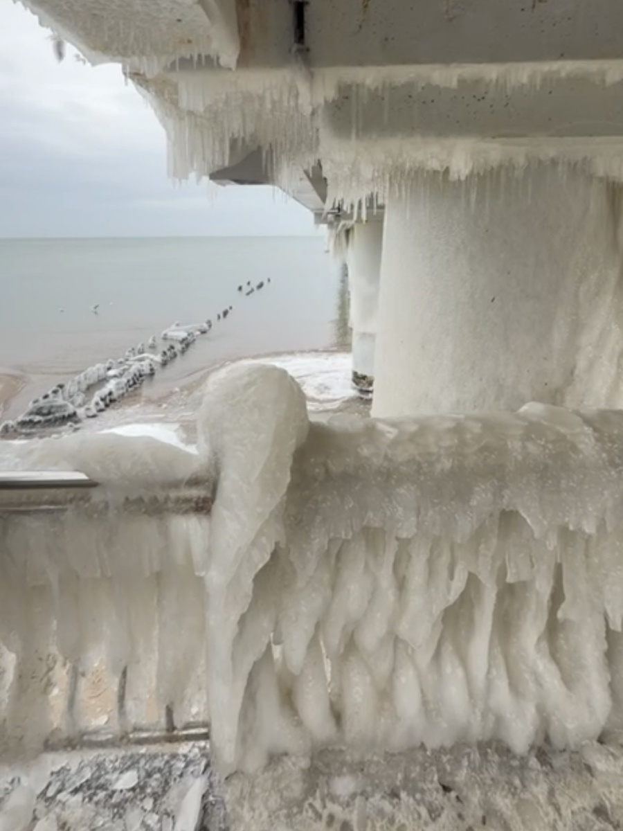 Замёрзшее море — лучший способ понять, что «ледяное сердце» реально существует.