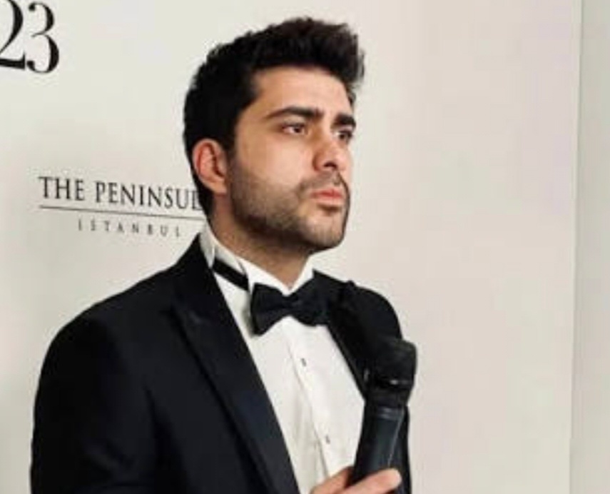 Был актёр Догукан Гюнгор