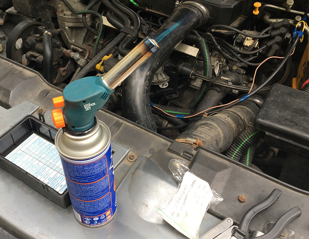 Тот самый газовый резак, без которого ничего бы не получилось:)