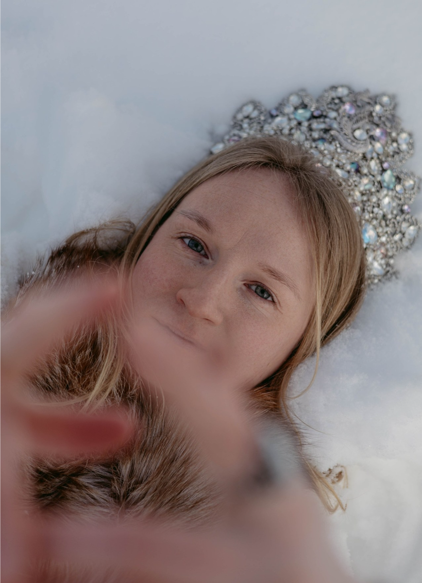 Переезд в ЖЖ не удался. Сухой он какой-то, странный для меня.
Возвращаюсь сюда, хотя вряд ли кто-то заметит. Но я молчать я не могу, внутреннее содержимое требует жизни и хоть какого-то проявления.