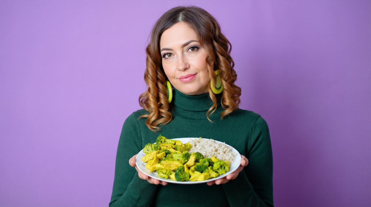 Я больше не держу себя в руках. Я держу в руках красивую, аппетитную тарелку с едой, которая делает меня здоровее и счастливее