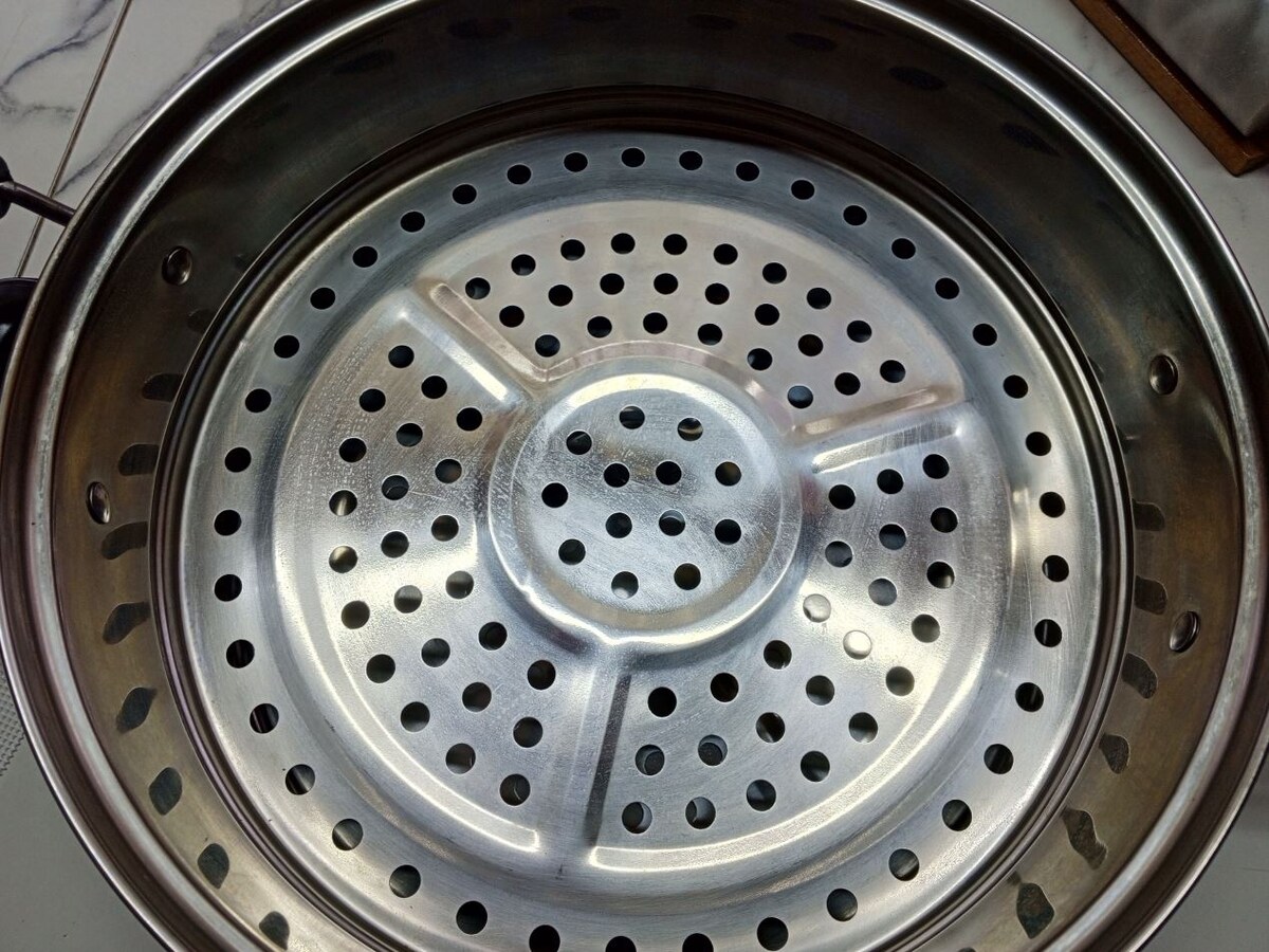 Вот такие у меня два поддона в мантоварке