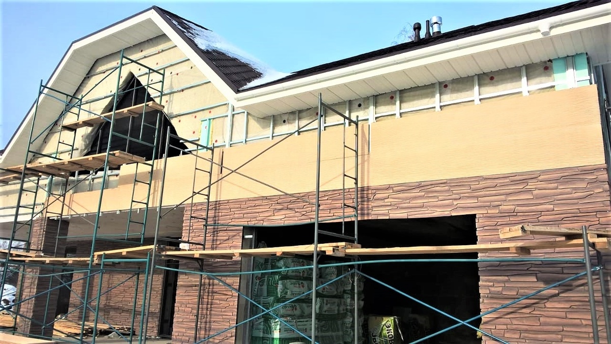 Объект в Челябинской области, материал фиброцементные панели РосПлита под Камень.