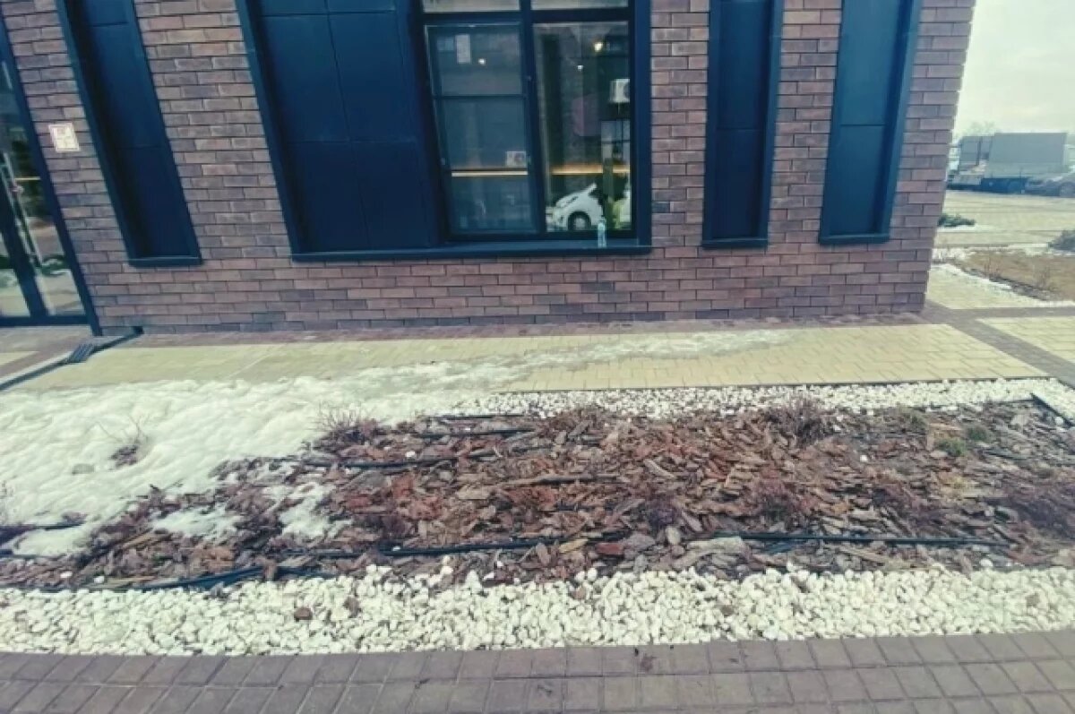    В Астрахани четырёхлетняя девочка выпала из окна