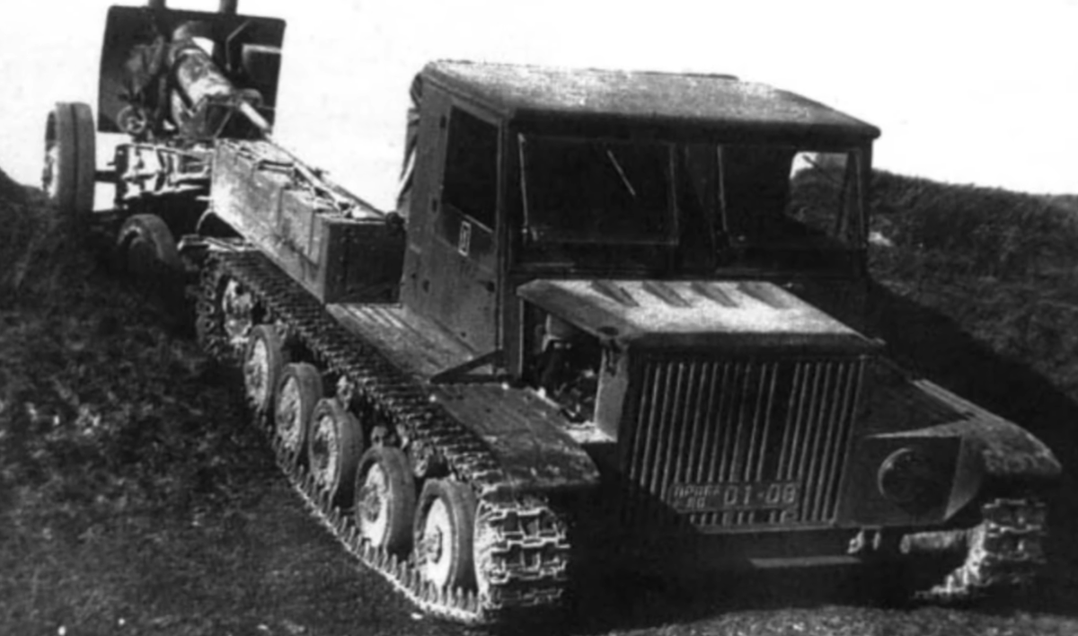 Советский тягач Я-12