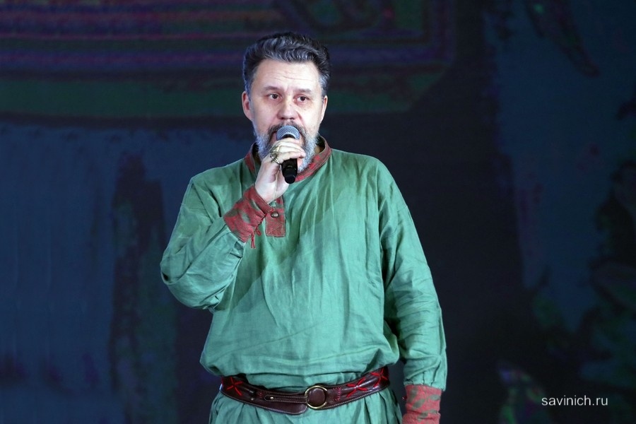 Основатель музыкальной мастерской по изготовлению гуслей «Кантелеон» Кирилл Богомилов. Фото Галины Савинич