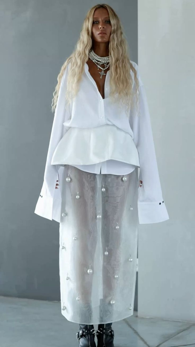 Подходит для интимного ужина дома или в панорамном ресторан