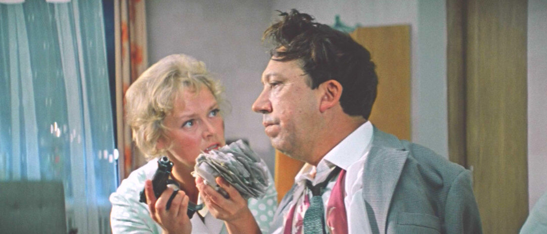 Кадр из фильма: Бриллиантовая рука.