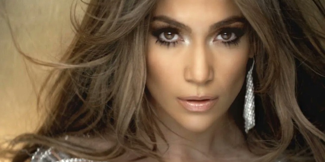 🗓 Сегодня ровно 15 лет исполнилось культовому танцевальному хиту Дженнифер Лопес «On The Floor» при участии Pitbull