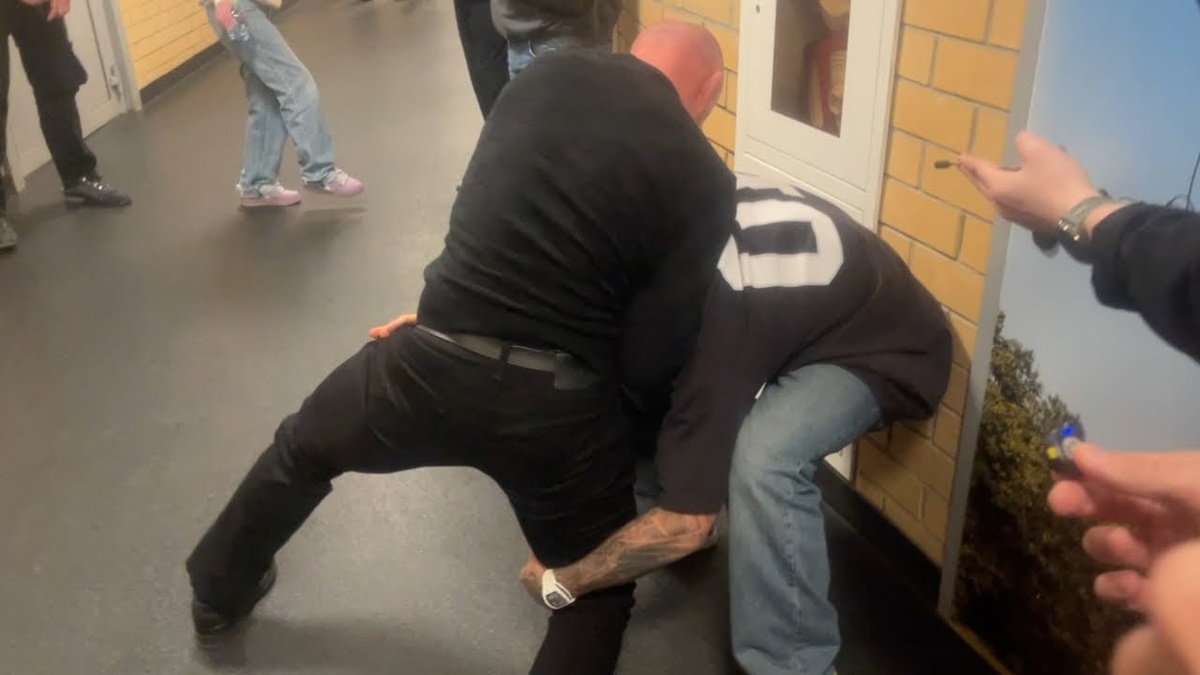 Шлеменко демонстрирует свою силу на Сульянове: без понтов не обошлось