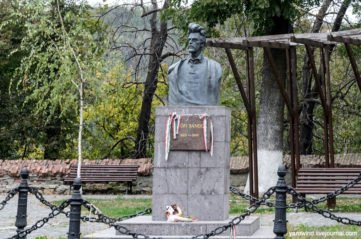 Памятник Шандору Петефи, Сигишоара, Румыния