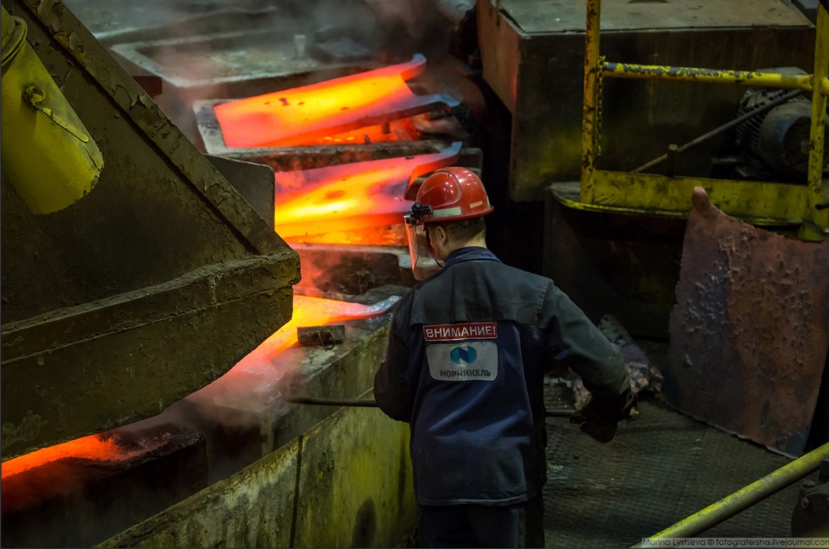 Медный завод в Норильске. Источник фото: fotografersha.livejournal.com/1021962.html