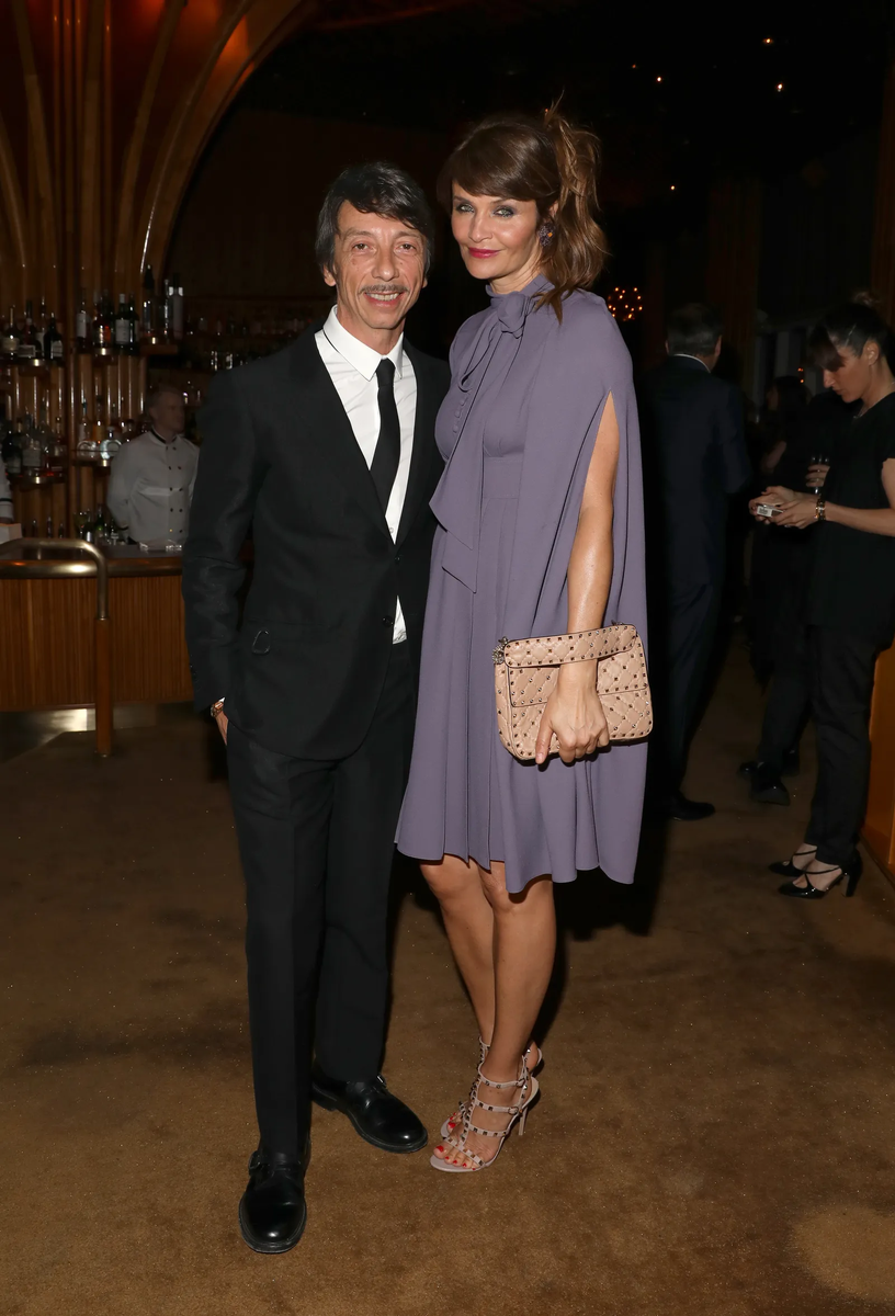 Креативный директор Valentino Пьер Паоло Пиччоли и модель Хелена Кристенсен в 2016 году