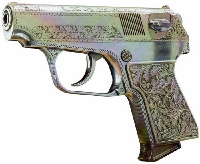 Создавался для КГБ и лётчиков. /Фото: boosty.to.