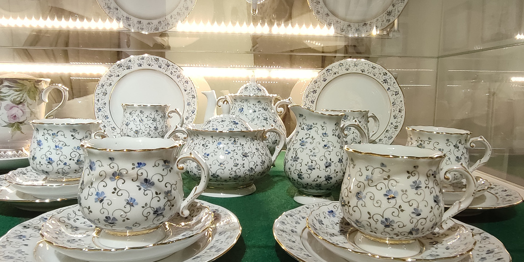 "Белее выпавшего снега и звонче мартовского льда" - дулёвский фарфор на выставке в Туле