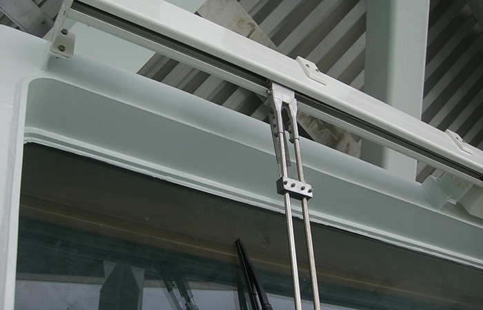 Направляющие судовых дворников./ Фото: mungfali.com