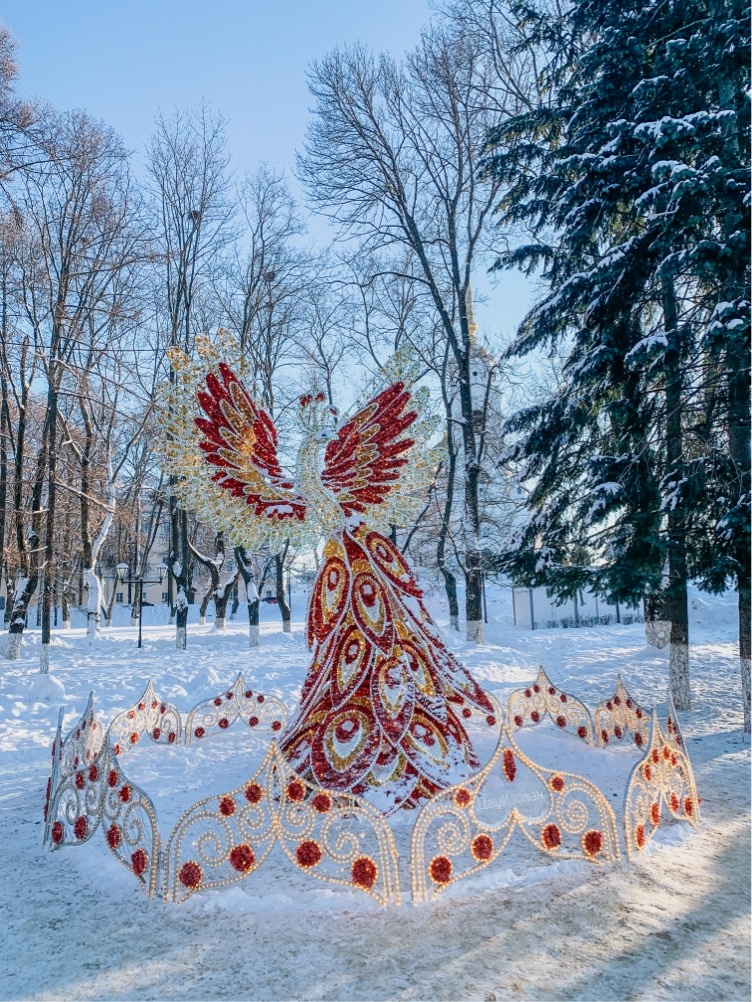 Новогоднее украшение на площади