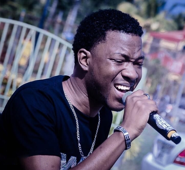 Тринидадский певец и Госпел-продюсер Кристофер Майерс по прозвищу Малыш Си (Christopher ‘Baby C’ Mayers), владелец лейбла Righteous Records