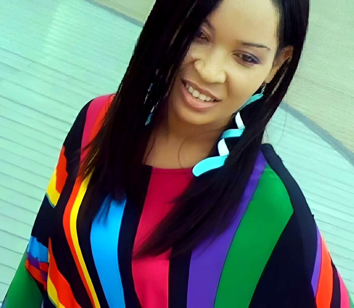 Тринидадская певица Драгоценная (Precious One)