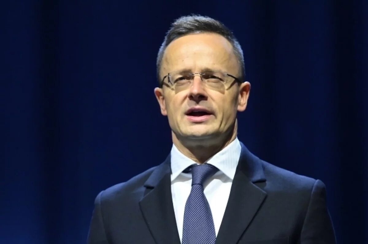    Сийярто: Венгрия единственная в Европе не поставляла Киеву оружие