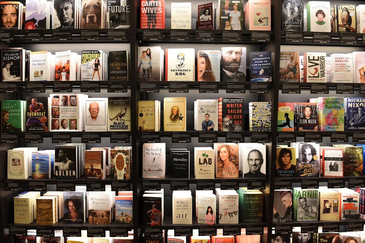 Книжное многообразие. Источник: Timothy A. Clary/AFP/Getty Images