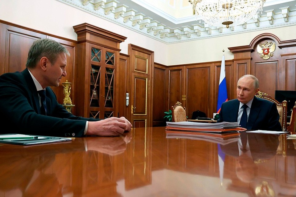    Председатель совета директоров холдинга «Мантера» предложил президенту объединить три горных курорта юга России. Для туристов это мечта - из Сочи до Архыза за 1,5 часа! Дело за малым - государству тоже нужно вложиться. Фото: Пресс-служба Президента РФ