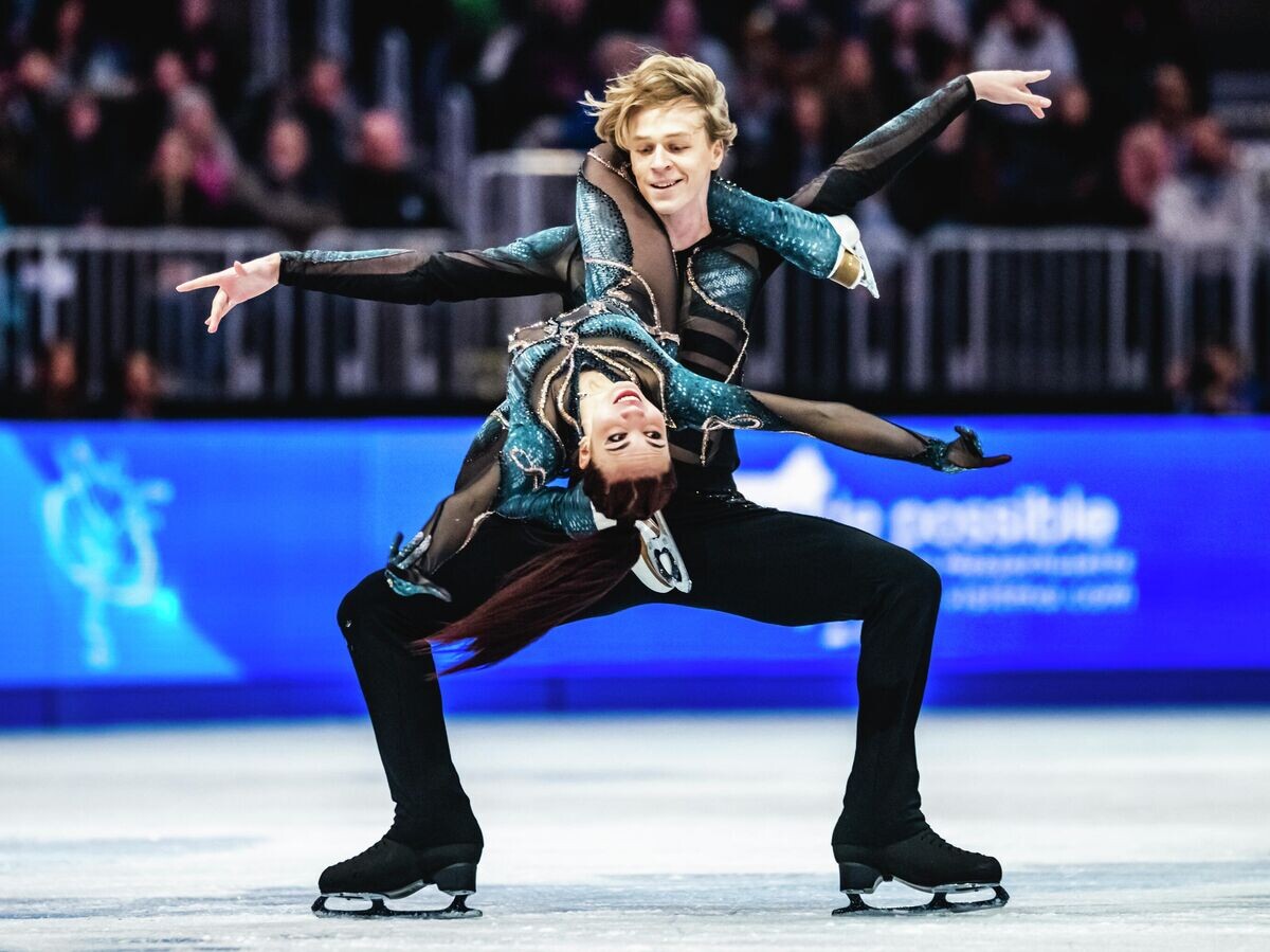    Глеб Смолкин и Диана Дэвис | © Jurij Kodrun - International Skating Union