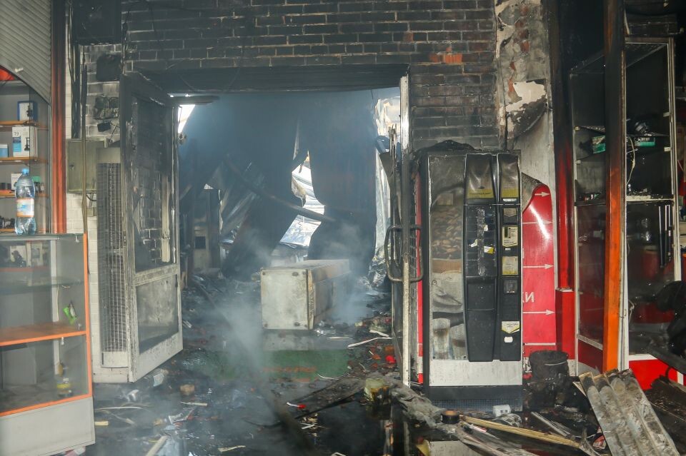    Последствия пожара на Теплом рынке на ул. Целинной, 3. Источник: Виталий Барабаш