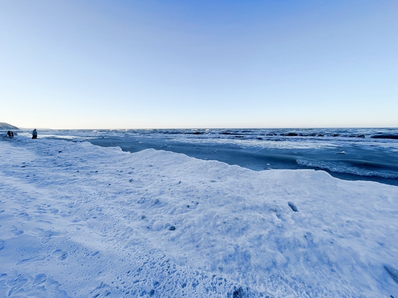 Светлогорск, зимний пляж, кисельные берега и море