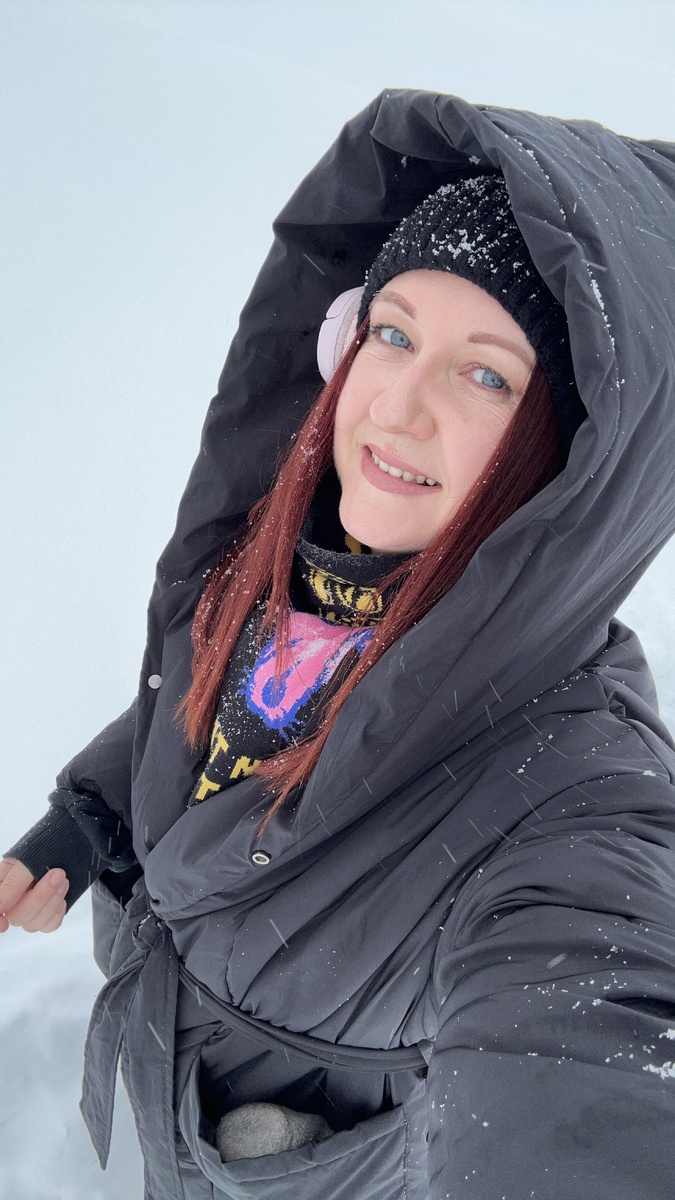 Стою на середине Волги. 