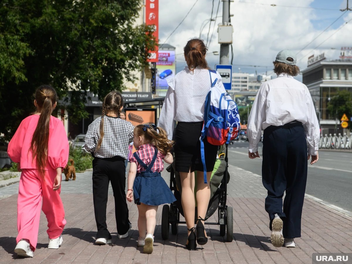     Родители, удостоенные званием «Родительская слава» получают до 500 тысяч рублей