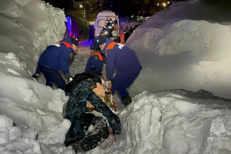    Провалившегося в сугроб мужчину спасли на Камчатке Фото: ГУ МЧС России по Камчатскому краю