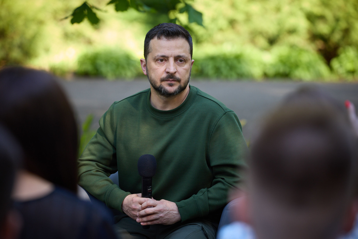 Украинское общество готовят к унизительному исходу.  Фото: flickr.com / President Of Ukraine (Public domain)