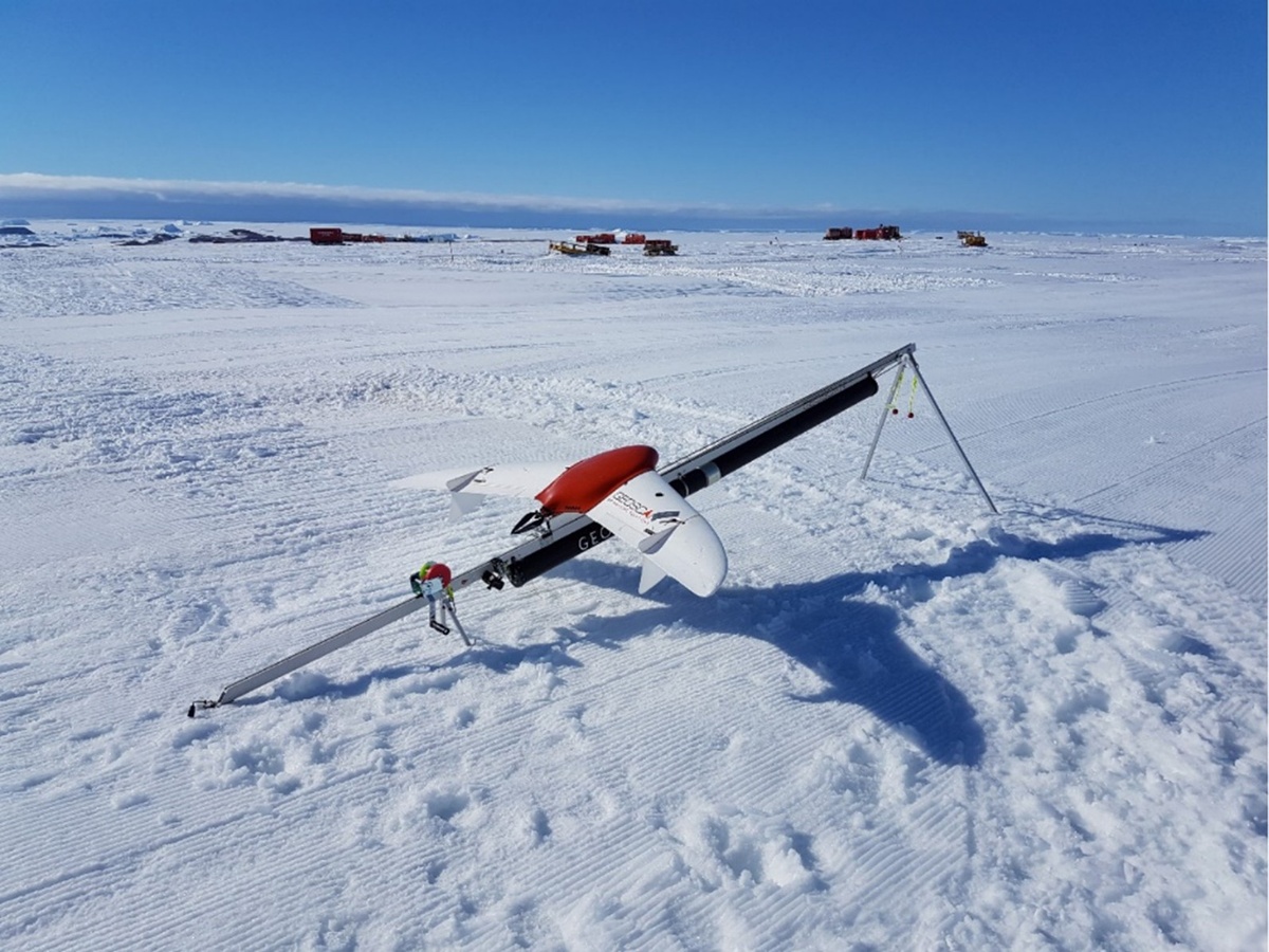 БПЛА «Геоскан» при подготовке к аэрофотосъемке (Фото: Geoscan / Wikimedia Commons, CC BY-SA 4.0)